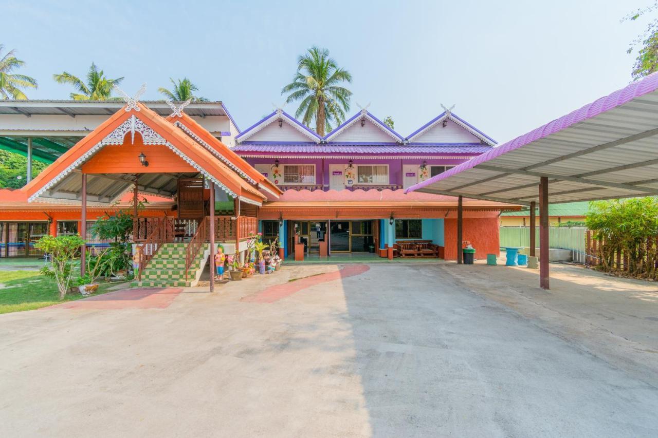 Oyo 712 Baandin Resort Phetchaburi Exterior foto